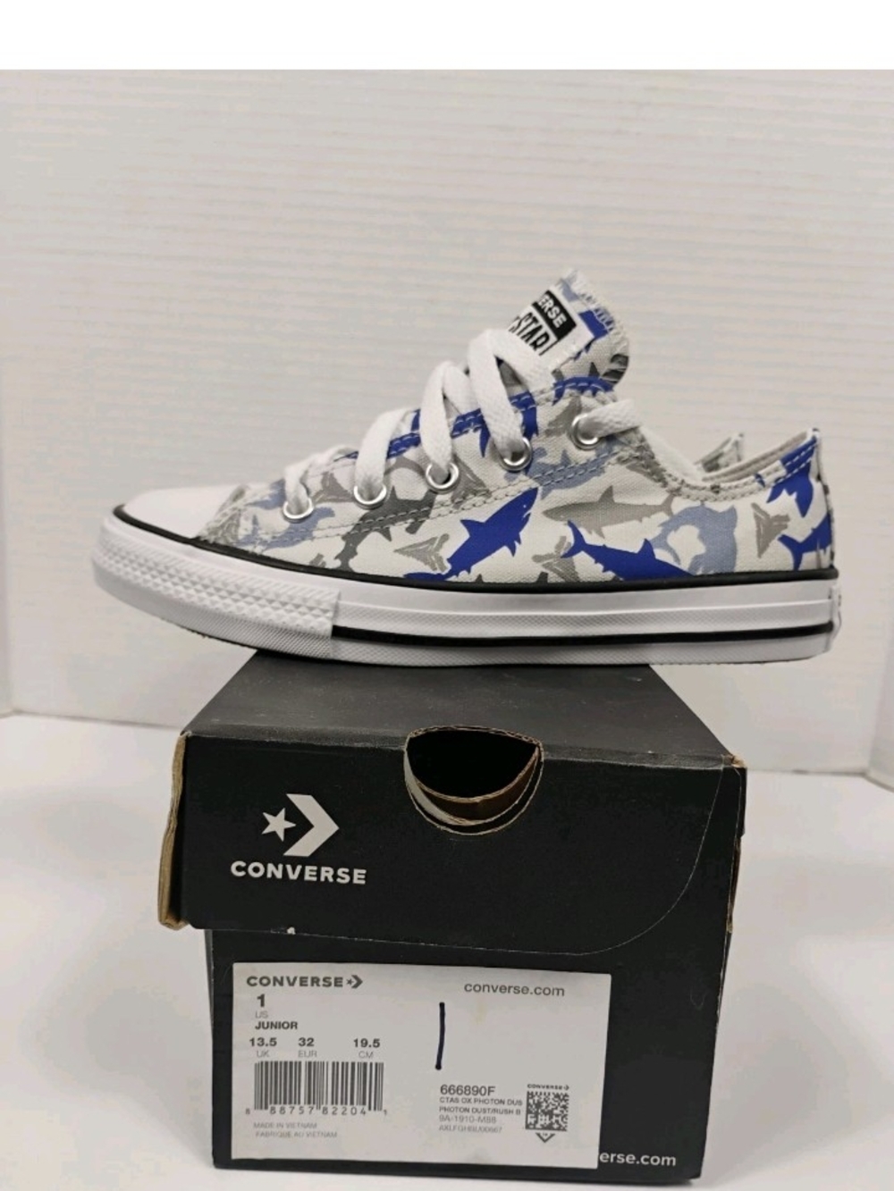 Converse Kids Low Top Shark Print Sneaker - White/Blue